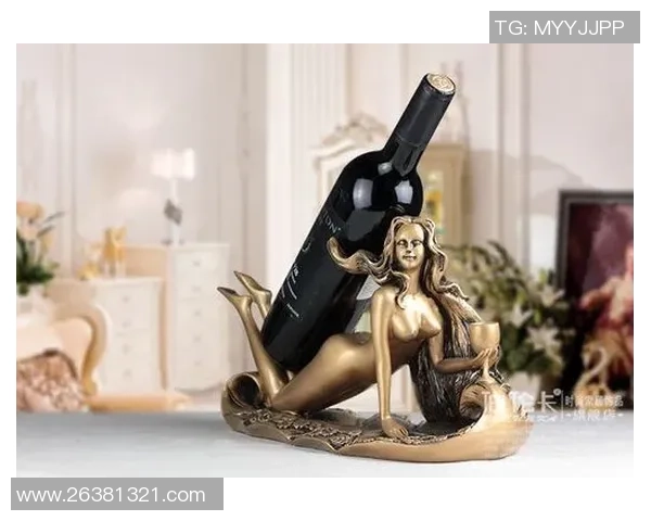 足球明星摆饰素材创意分享打造个性化家居与运动氛围的完美结合